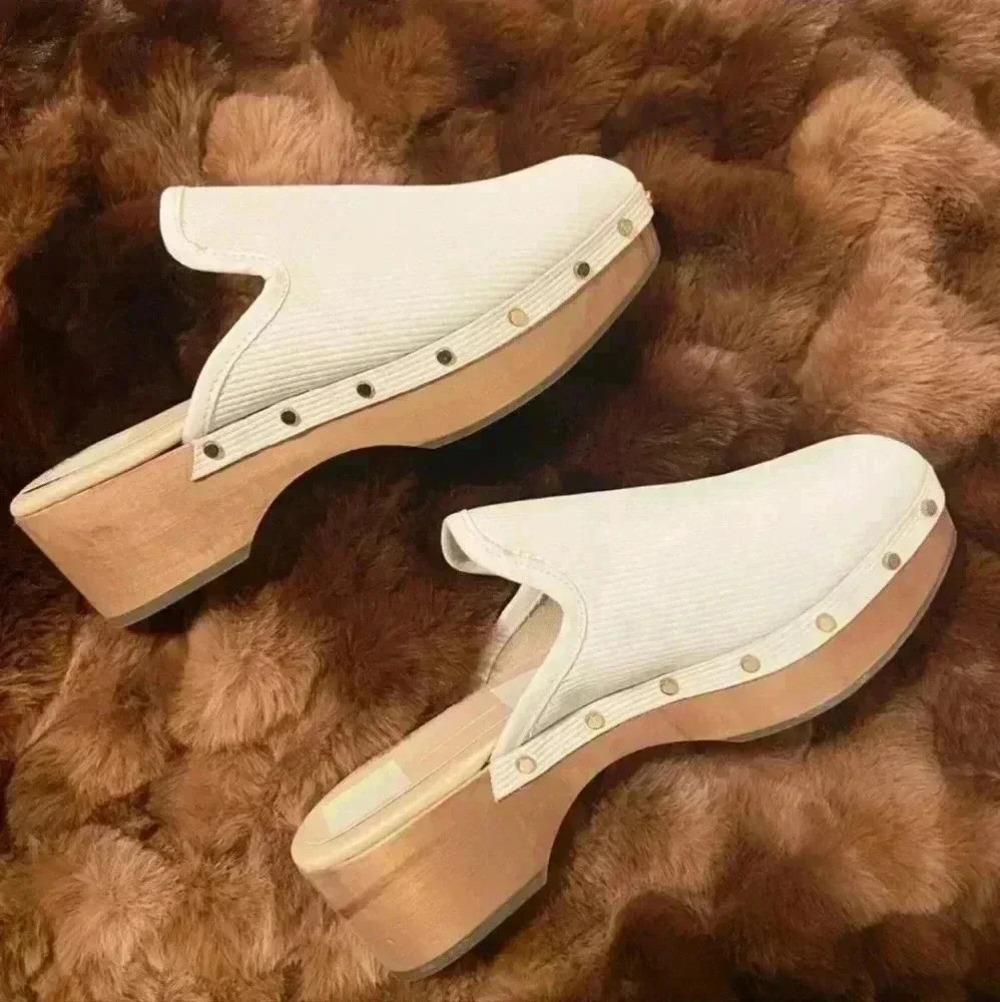 Dolce Vita Closen Cream Clogs Size 8.5